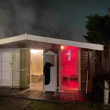 Bungalow Between Amsterdam And Haarlem With Sauna Vijfhuizen Exterior photo