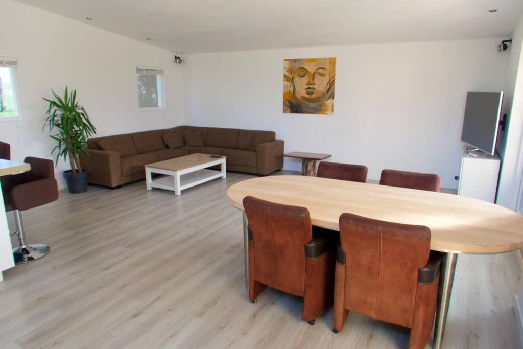 Villa Between Amsterdam And Haarlem With Sauna